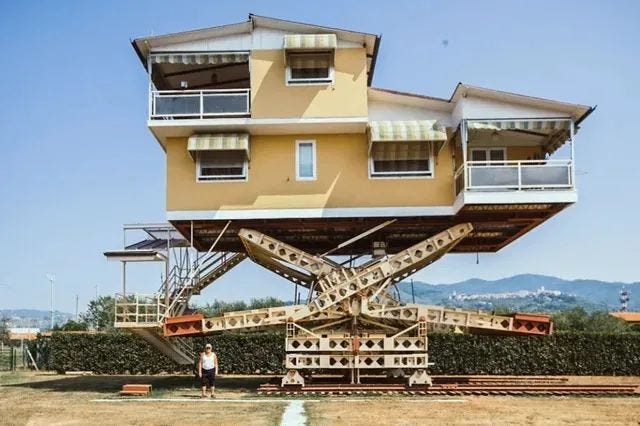 Anonzio Lagomarcini's flying house